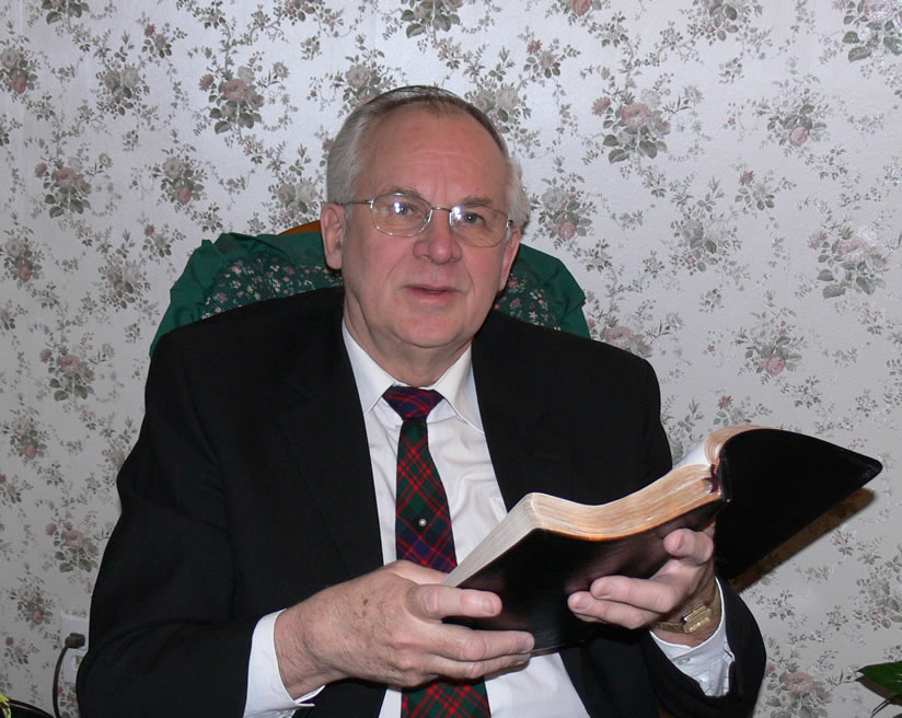 Lloyd-w.-Bible-1024 - Cropped